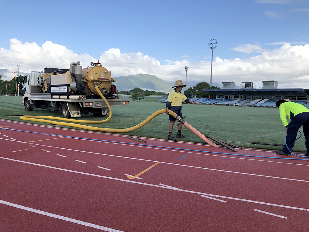 hydrovac truck sucking